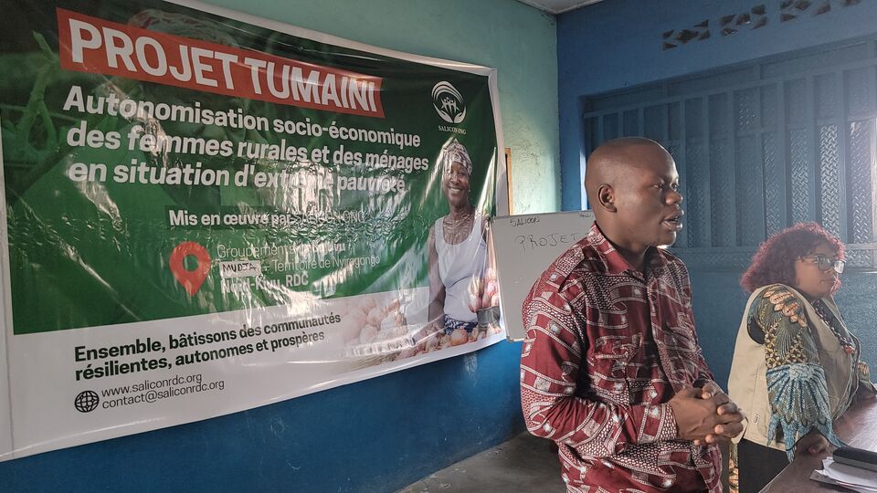 Ouverture de l’atelier devant la bannière du projet Tumaini, SALICON RDC.